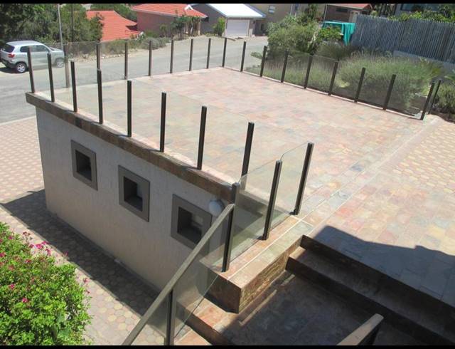 4 BEDROOM HOUSE FOR SALE IN DANA BAY